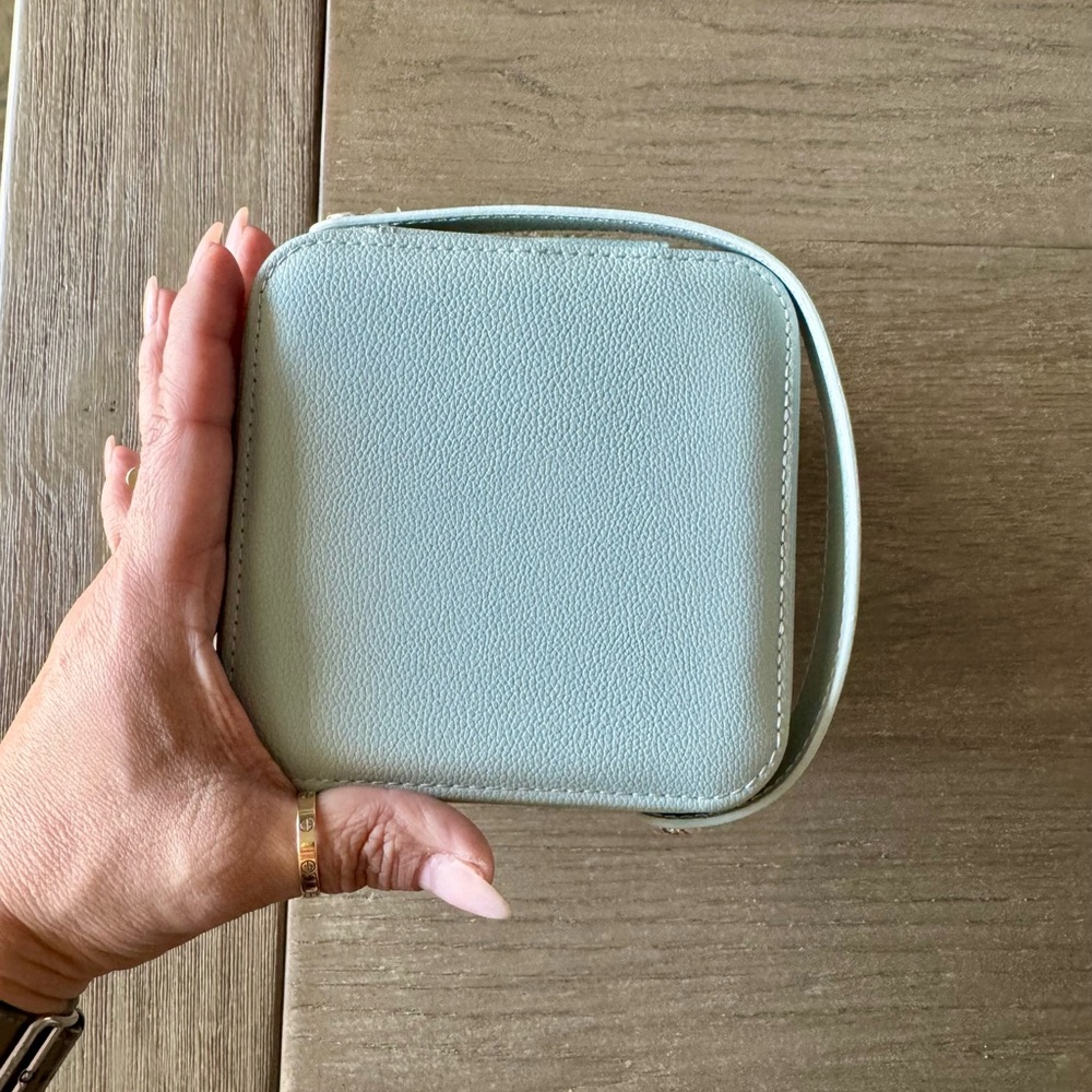 La Mer Vanity Case - Picture 5 of 6